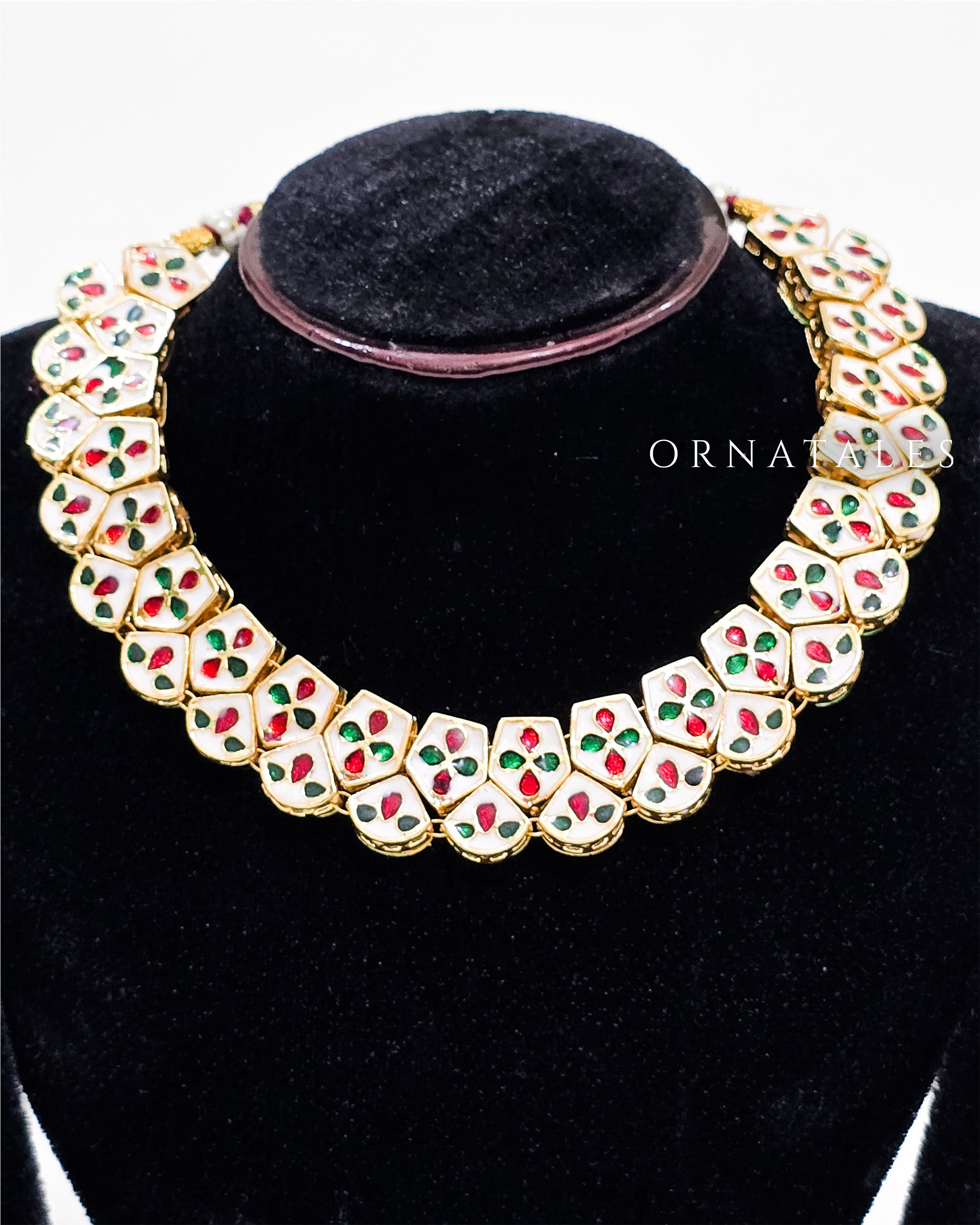 Chandrika Kundan Necklace Set with Meenakari Back – Minimalist Bridal Jewellery Set