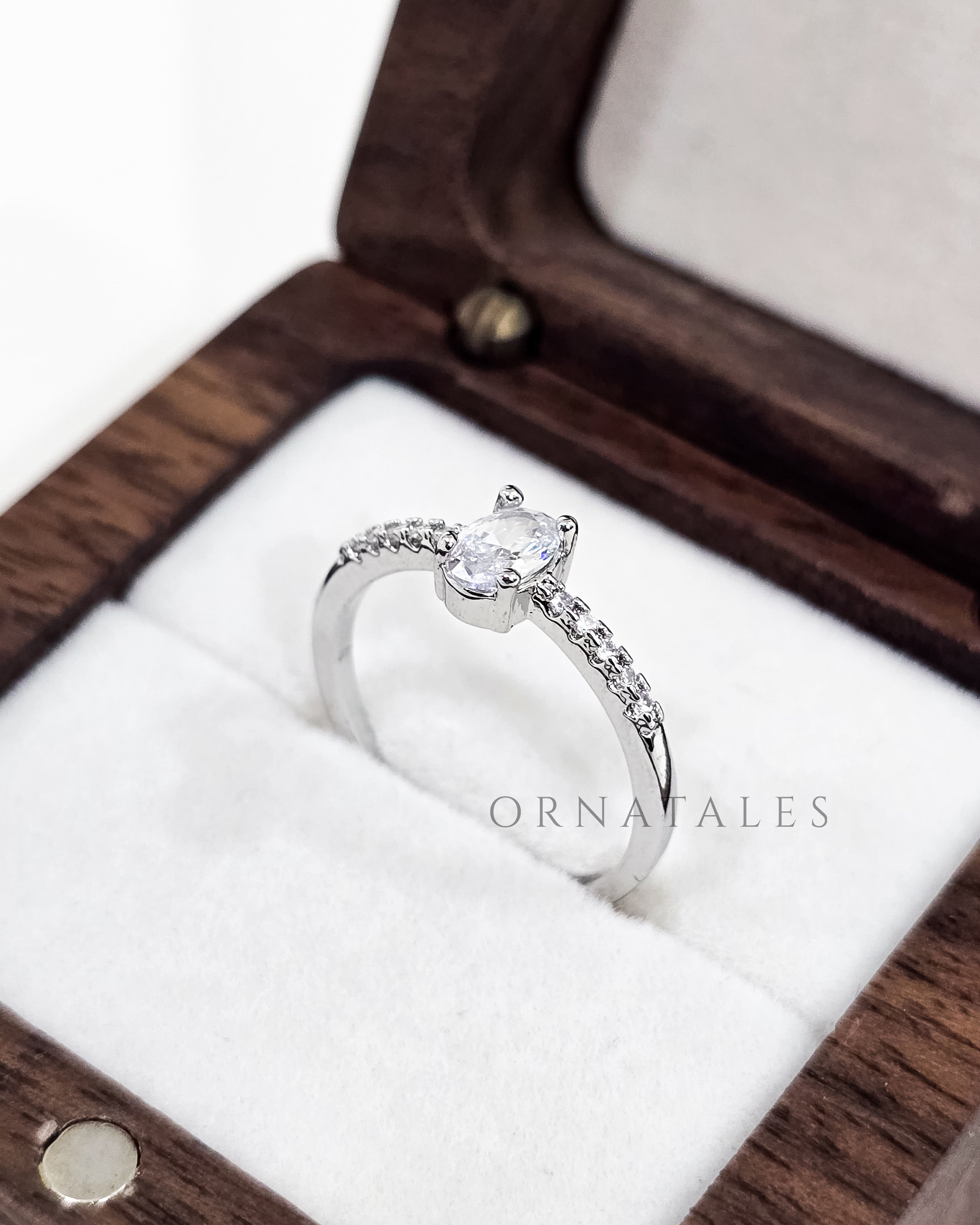 Celestial Spark – White Zirconia Solitaire Ring 925 sterling silver
