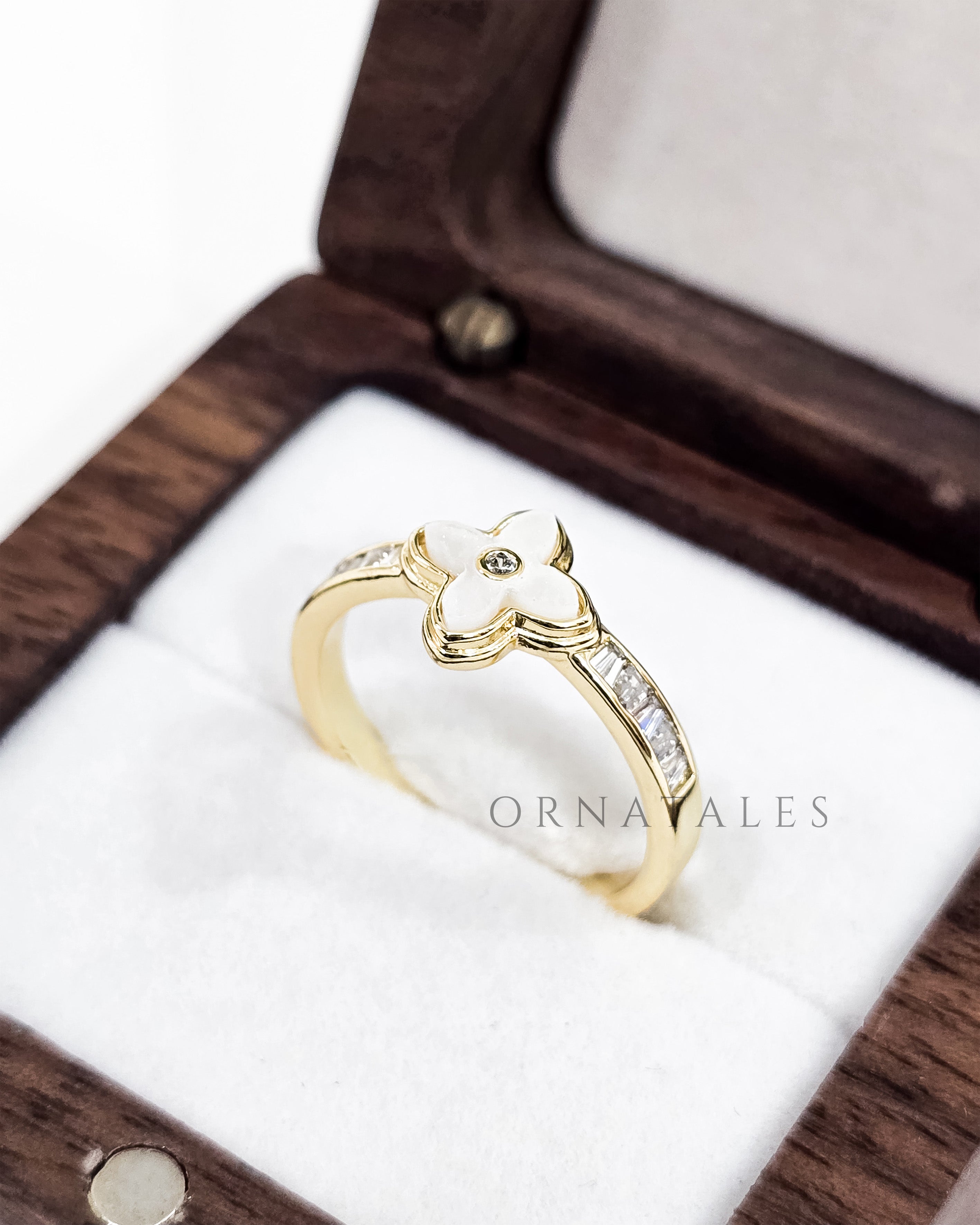 White Clover Ring – Gold Finish 925 Sterling Silver