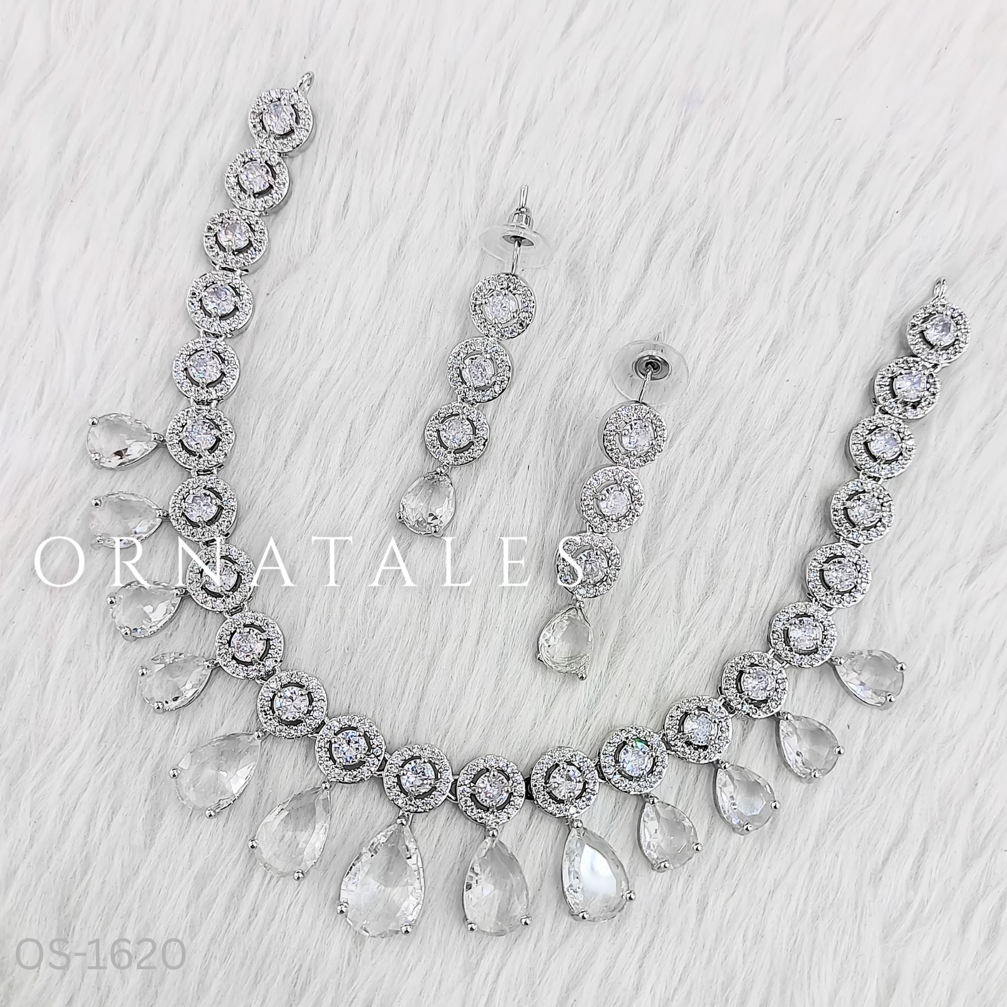 Crystal Aura Teardrop – Crystal White Diamond Cut Necklace Set