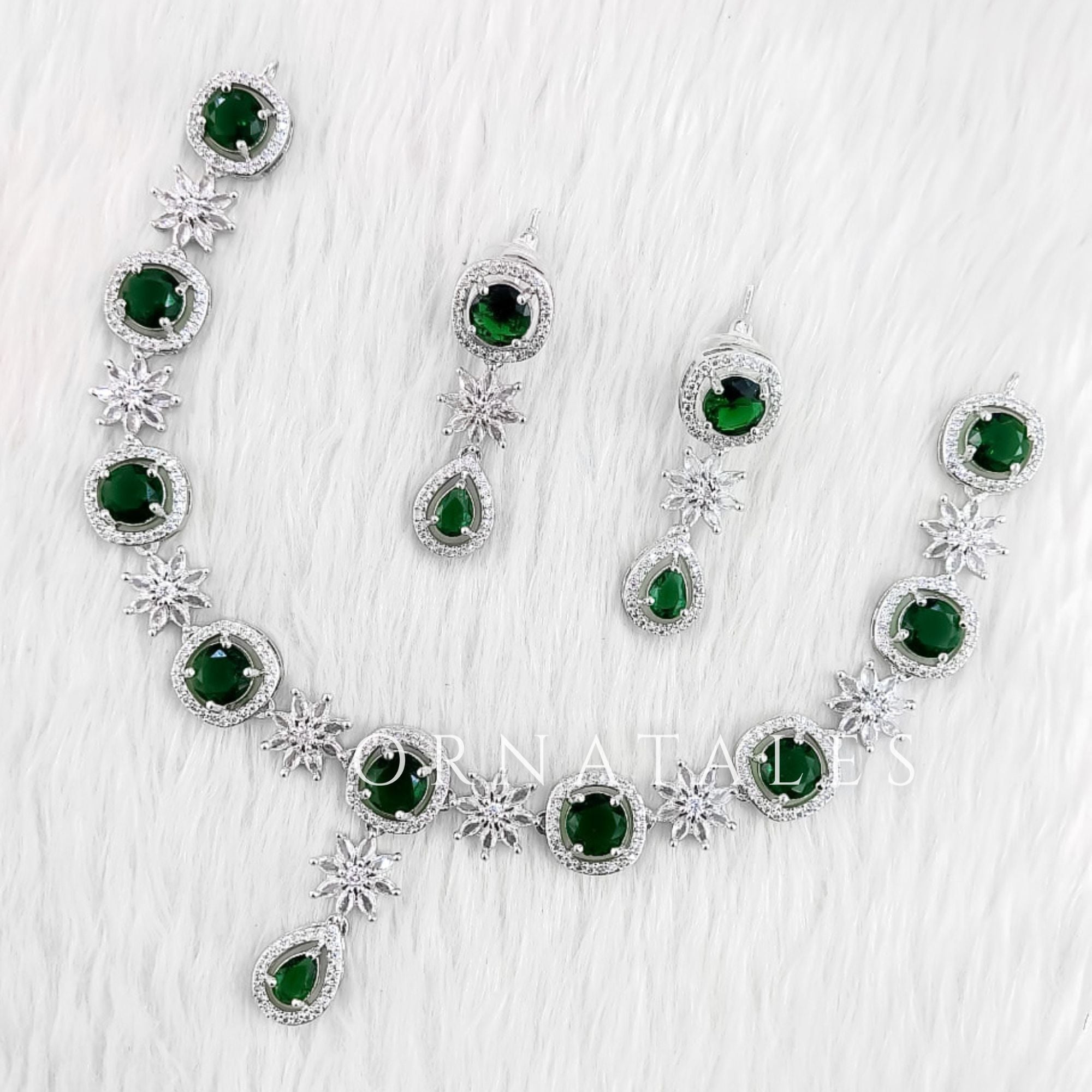 Emerald Green Diamond Cut Necklace Set with starburst motif and teardrop design – Ornatales