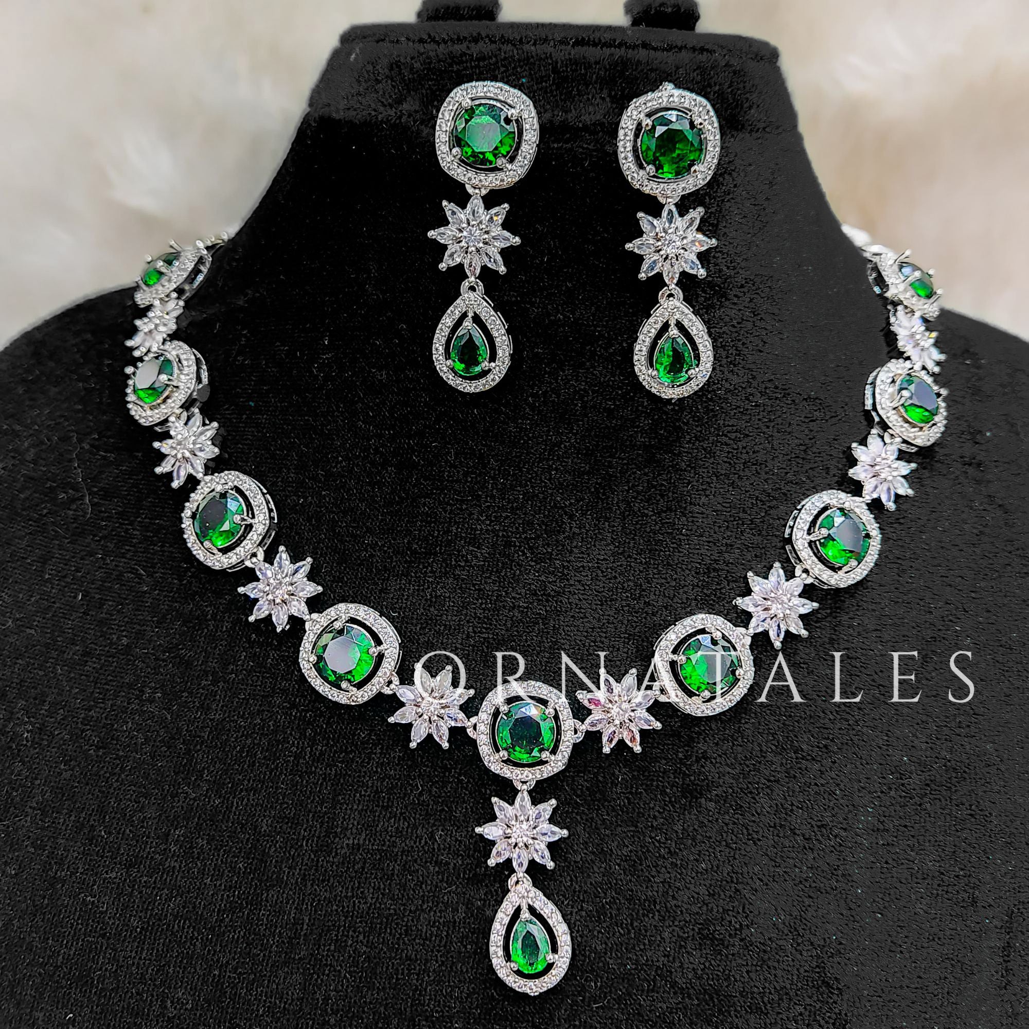 Emerald Green Diamond Cut Necklace Set with starburst motif and teardrop design – Ornatales